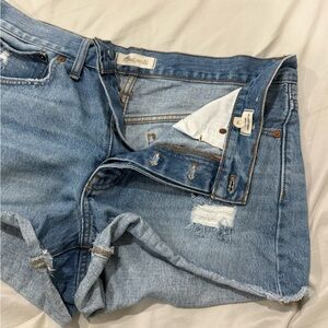 Madewell Light Blue Distressed Women's denim shorts